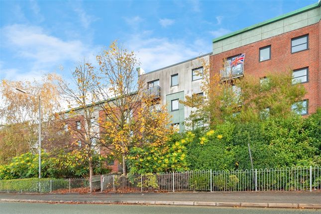 2-bed flat on 609, Lower Hall Street, ST. HELENS, £35,000
