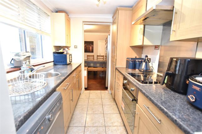 64, Somerset Road, Hampshire photo 3