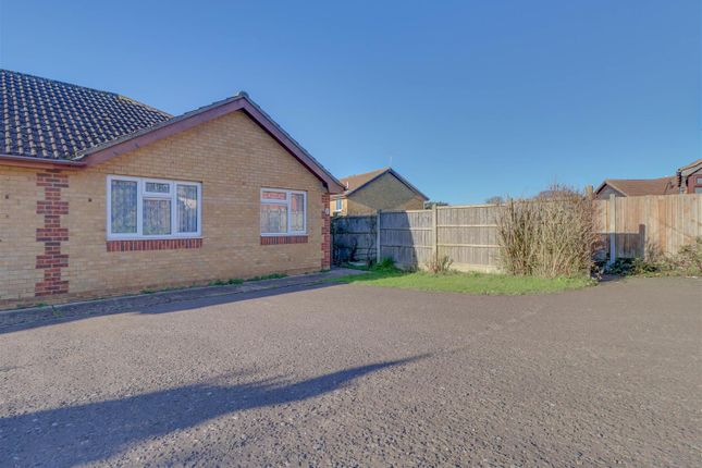Semi-detached bungalow for sale in Taverners Green Close, Wickford