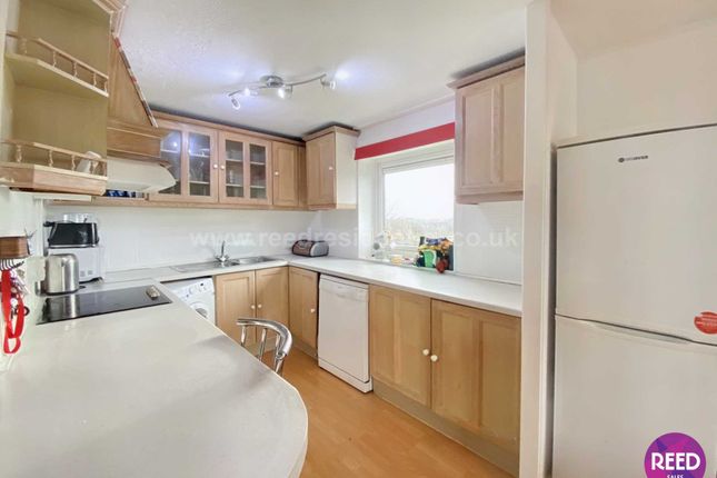 16 Brecon Flats, Salisbury Ave, Westcliff On Sea photo 2