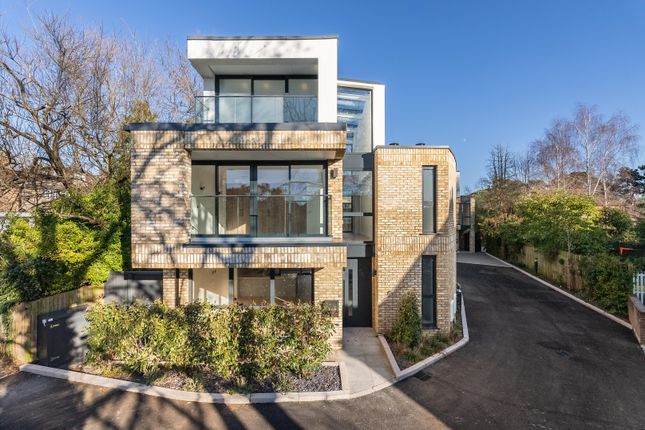 Thumbnail Detached house for sale in Orchard Grove, London