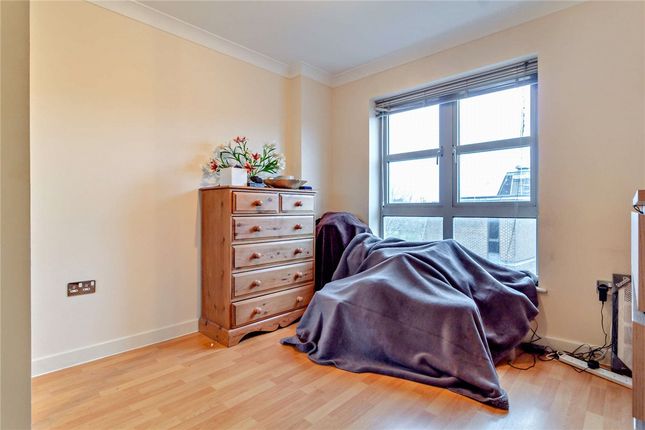 Flat for sale in Rotary Way, Colchester, Essex