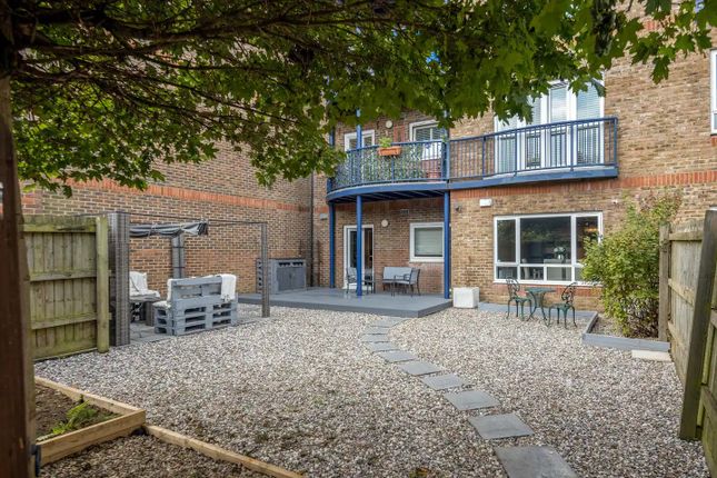 Thumbnail Flat for sale in Anchor Court, Argent Street, Grays