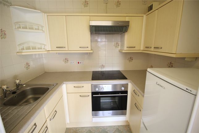 Flat for sale in Ednall Lane, Bromsgrove, Worcestershire