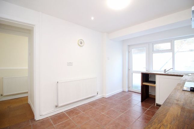 8, Forest Road, Pontypridd photo 3