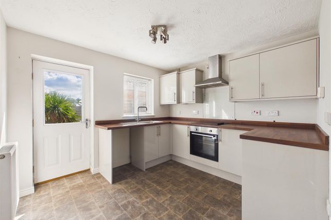 24, Robinia Drive, Hull photo 4