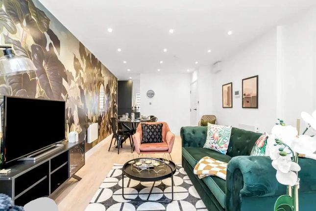 Flat 2, 14 Clammas Way, Uxbridge, UB8 3AN, London photo 3