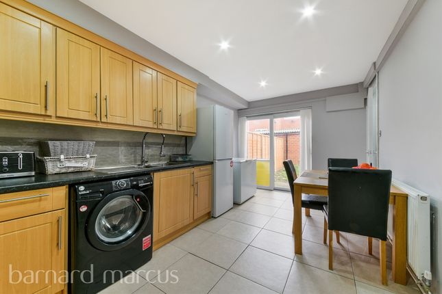 Property for sale in Sunwell Close, London