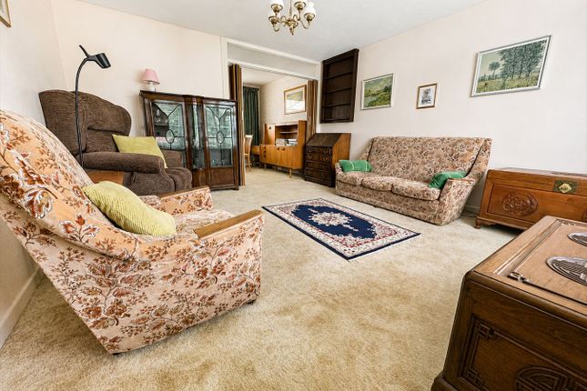 24, Stoneleigh Close, Burnham-on-Sea photo 2