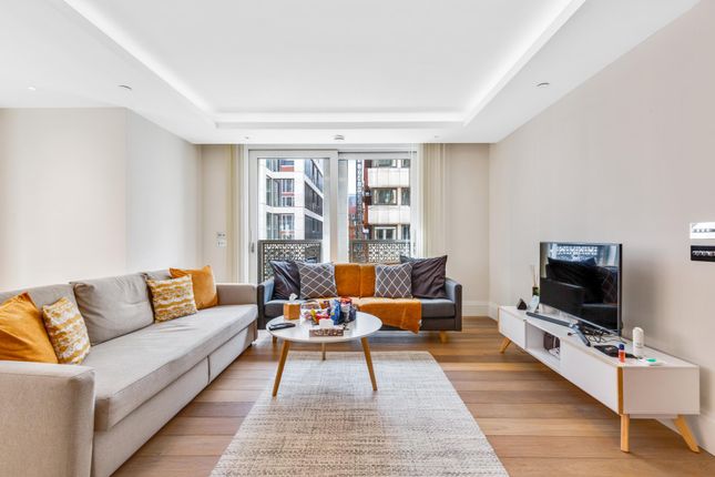 Thumbnail Flat to rent in Savoy House, Strand, London