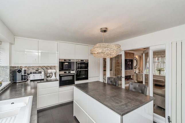 12, Wooding Crescent, Tipton photo 3