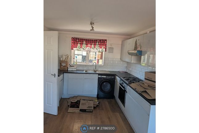 Imphal Close, Colchester photo 2