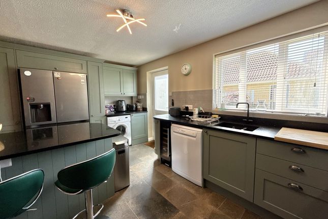 6, Drakes Meadow, Yeovil photo 3