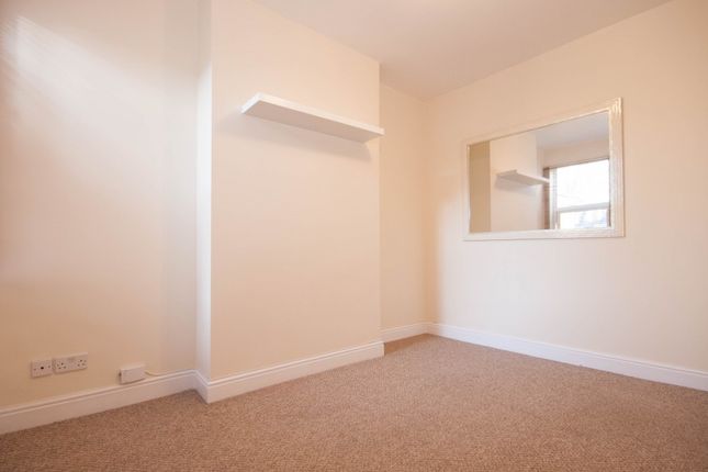 410B Durnsford Road, Durnsford Road, London, SW19, London photo 4
