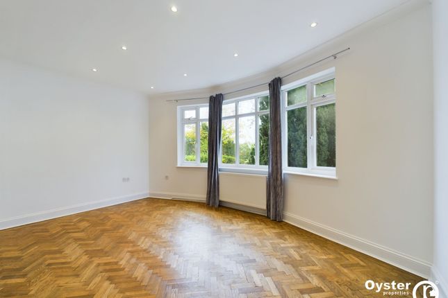 25 Dale Green Road, London photo 2