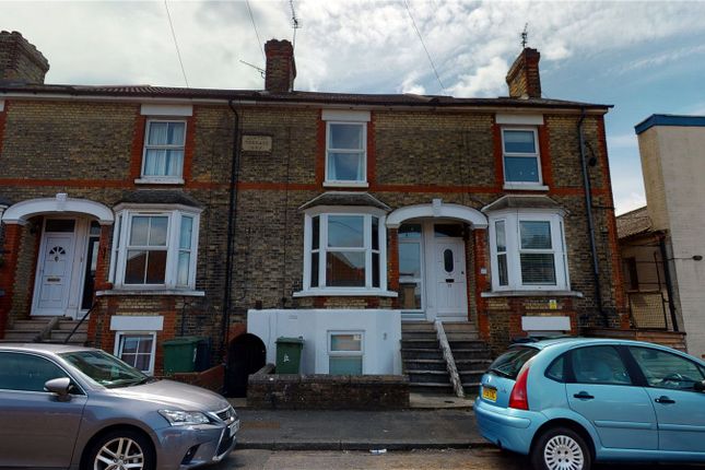 3 bed terraced house to rent in Foster Street, Maidstone, Kent ME15