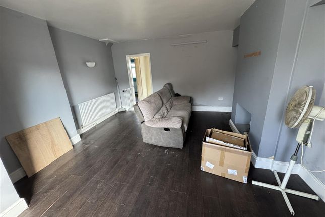 46, Carsic Lane, Sutton-In-Ashfield photo 4