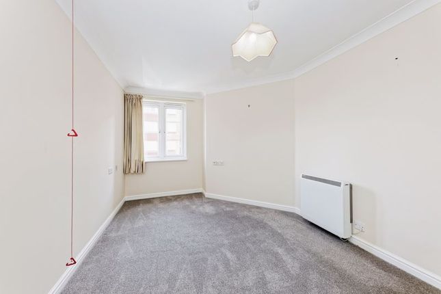 Flat for sale in Richmond Court, Herne Bay
