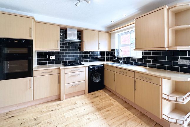 Town house to rent in South Knighton Road, South Knighton, Leicester