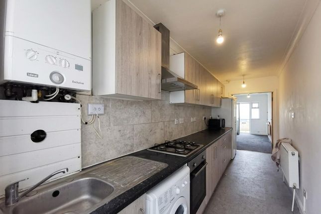 109B, Lynton Road, Harrow photo 2