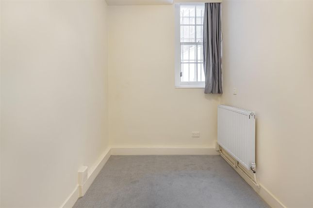 Flat to rent in Porchester Terrace North, London