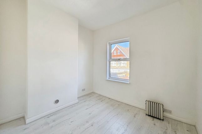 62A,, Grosvenor Road, Hampshire photo 3