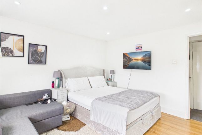 First Floor Room, 1A, Manor Way, Purley photo 3