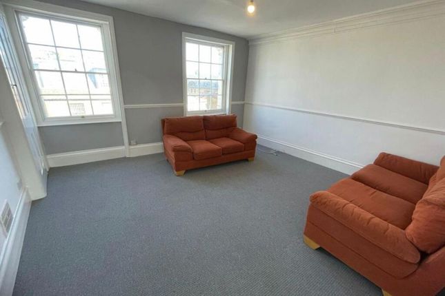 Flat to rent in Trinity Court, Harmer Street, Gravesend