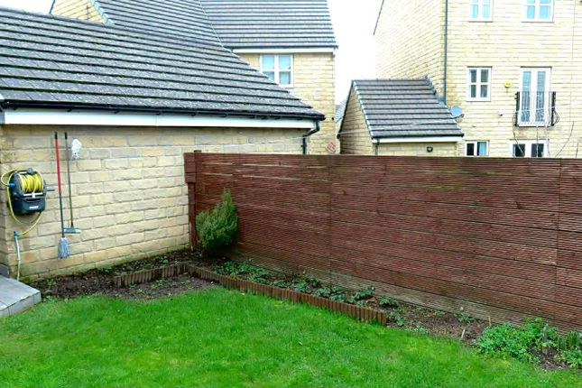15, Mill Race Lane, Bradford photo 4