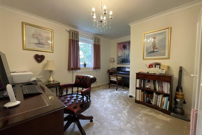 Property for sale in Stepney Drive, Scarborough