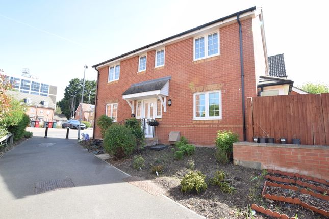 Thumbnail Detached house to rent in George Palmer Close, Reading