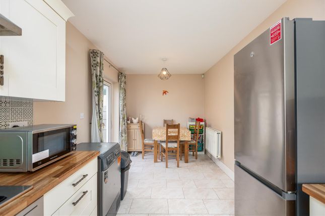 105, Rhes Brickyard Row, Llanelli photo 2