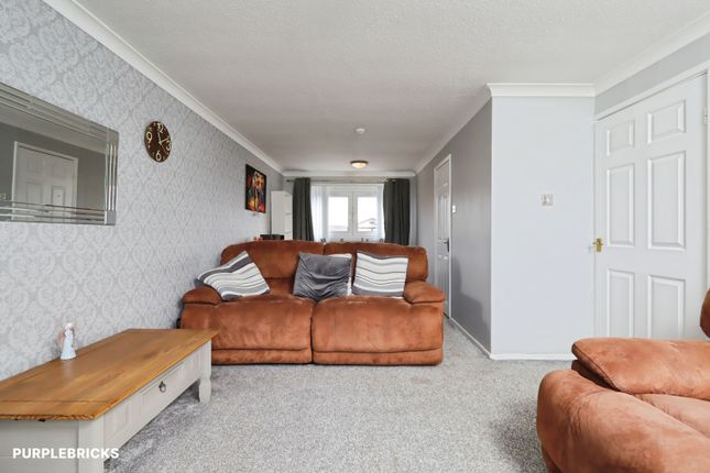 21, Auchintibber Court, Glasgow photo 4