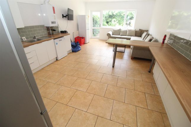 6-bed house on Rhymney Street, Cardiff, £3,570/mo