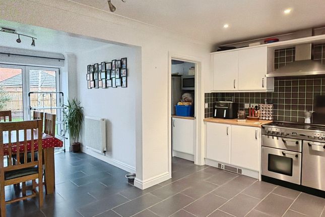 1, Buttercup Drive, Bourne photo 2