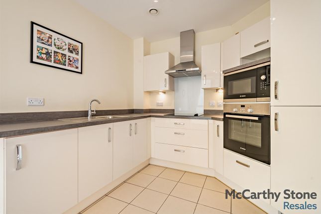 8 Tudor Rose Court, South Parade, Southsea photo 2