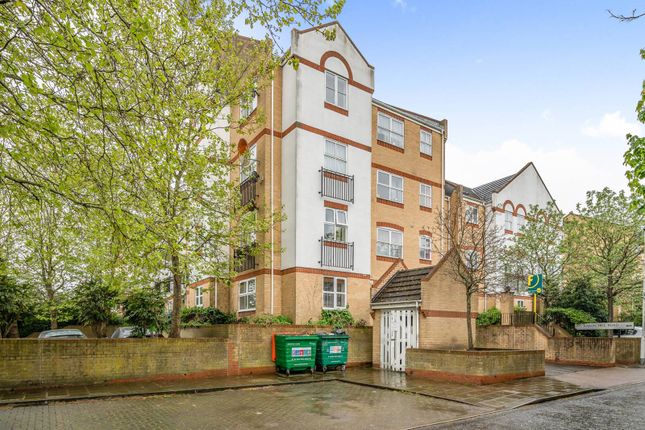Flat for sale in Aaron Hill Road, Beckton, London