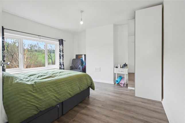 3, Huby Banks, Leeds photo 4