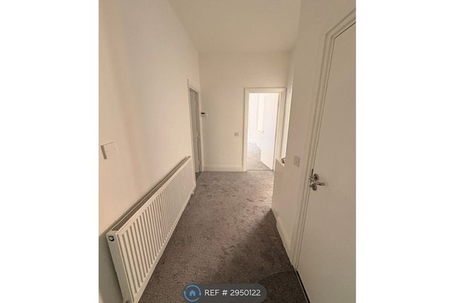 Flat, Overleasowe Eleanor Road, Prenton photo 3