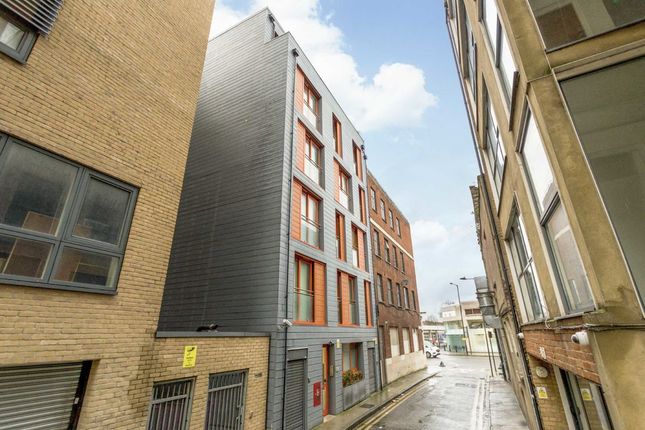 Thumbnail Flat to rent in Boulcott Street, London