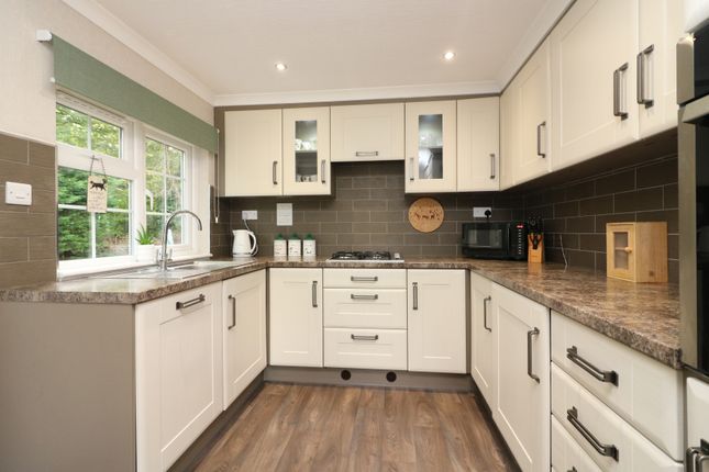 10 Club Cottage, Burnham Green Road, Welwyn photo 2