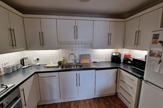 10, Brazemore Court, Hornchurch photo 2