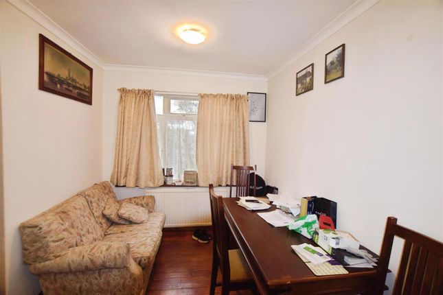 2, Marlborough Close, Colliers Wood photo 3
