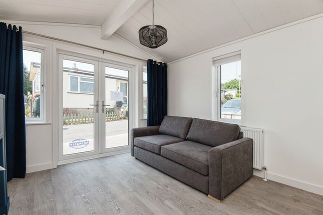 48, Rydon Lane, Exeter photo 4