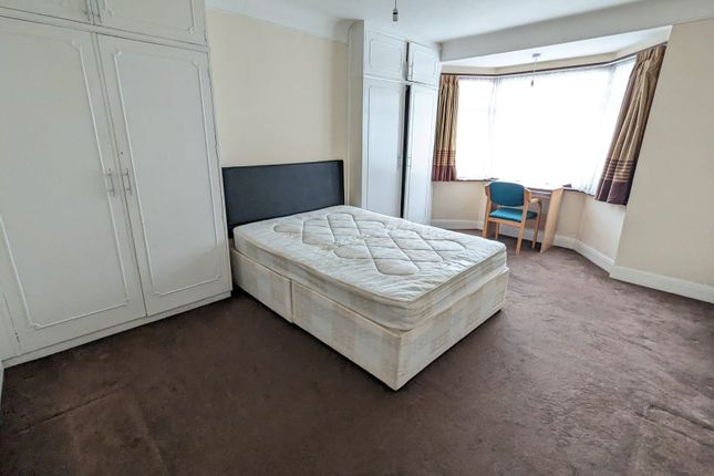 Thumbnail Room to rent in Southfields, Hendon