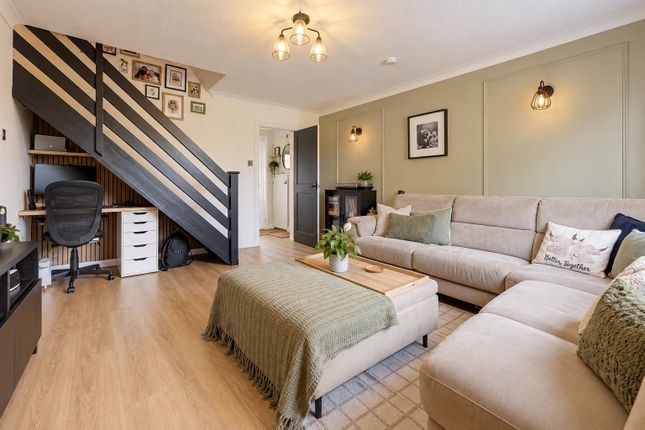 20, Medlar Road, Grays photo 3