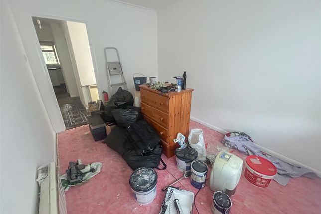 44, Ramplings Avenue, Clacton-On-Sea photo 3