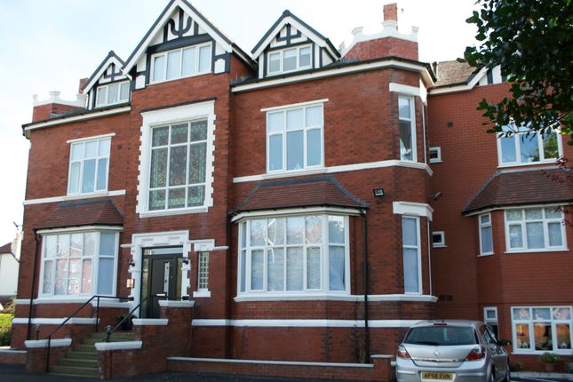 Thumbnail Flat to rent in Cambridge Road, Southport