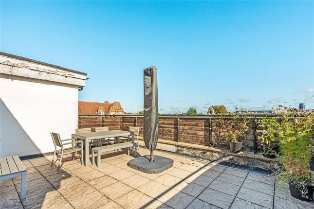 Flat to rent in Hercules Place, Holloway