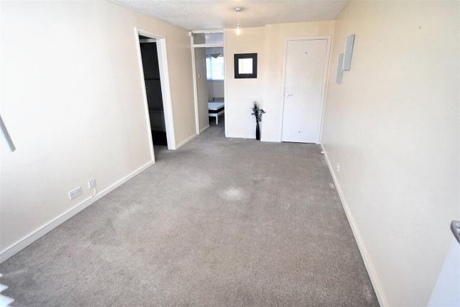 16, Bercham, Milton Keynes photo 4